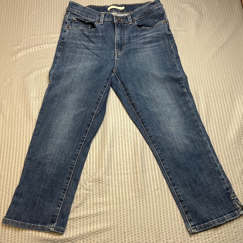 Levi Strauss Classic Capri Jeans Women Size 4 Medium Wash Cropped Leg